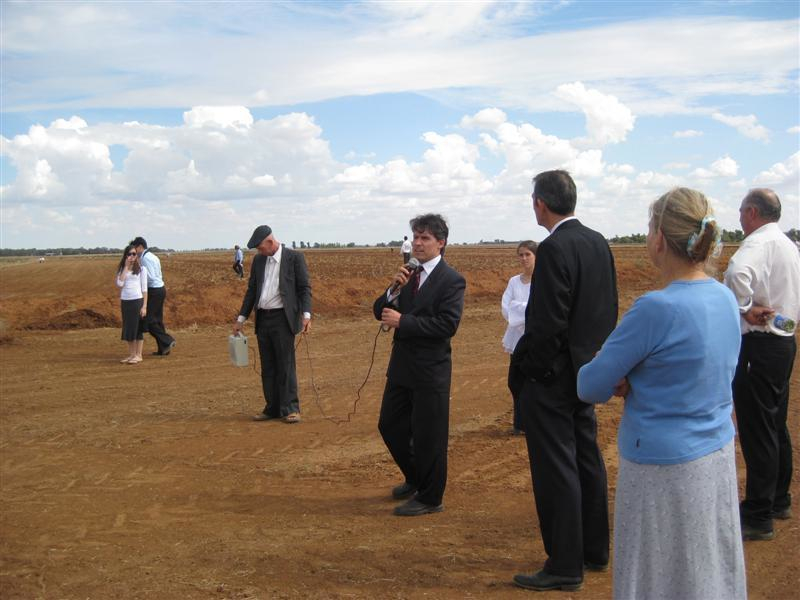 Coleambally Bush Camp_Measuring Noah's Ark.jpg